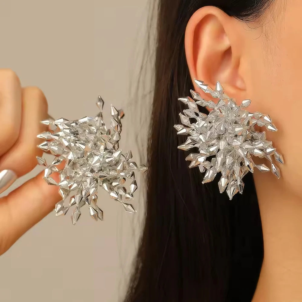 Statement Metal Flower Tassel Earrings Women Party Accessories 2025 Temperament Geometric Beaded Stud Earrings Christmas Jewelry - Artigo Importado