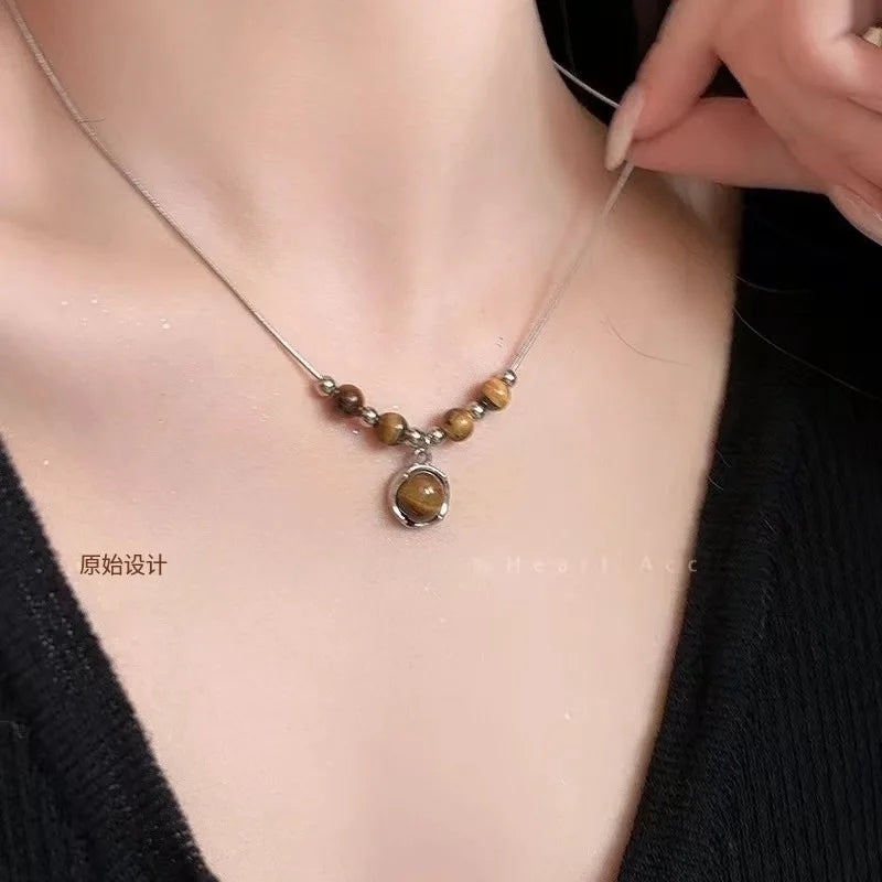 Vintage Leather Brown Stone Pendant Necklace Stacking Choker Temperament Clavicle Chain for Women Girl Autumn Winter Necklace - Artigo Importado