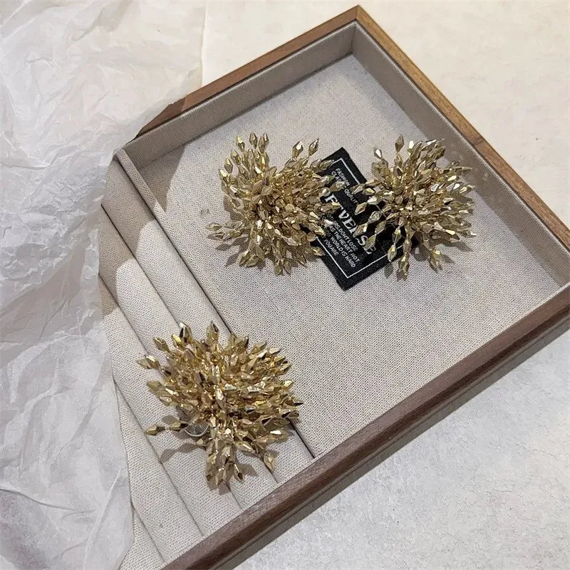 Statement Metal Flower Tassel Earrings Women Party Accessories 2025 Temperament Geometric Beaded Stud Earrings Christmas Jewelry - Artigo Importado