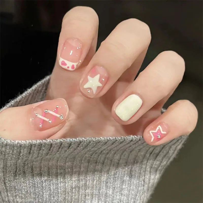 Y2K Black White Star Artificial Fake Nails Full Cover Short False Nail Removable Press on Nails for Women DIY Manicure 24Pcs - Artigo Importado