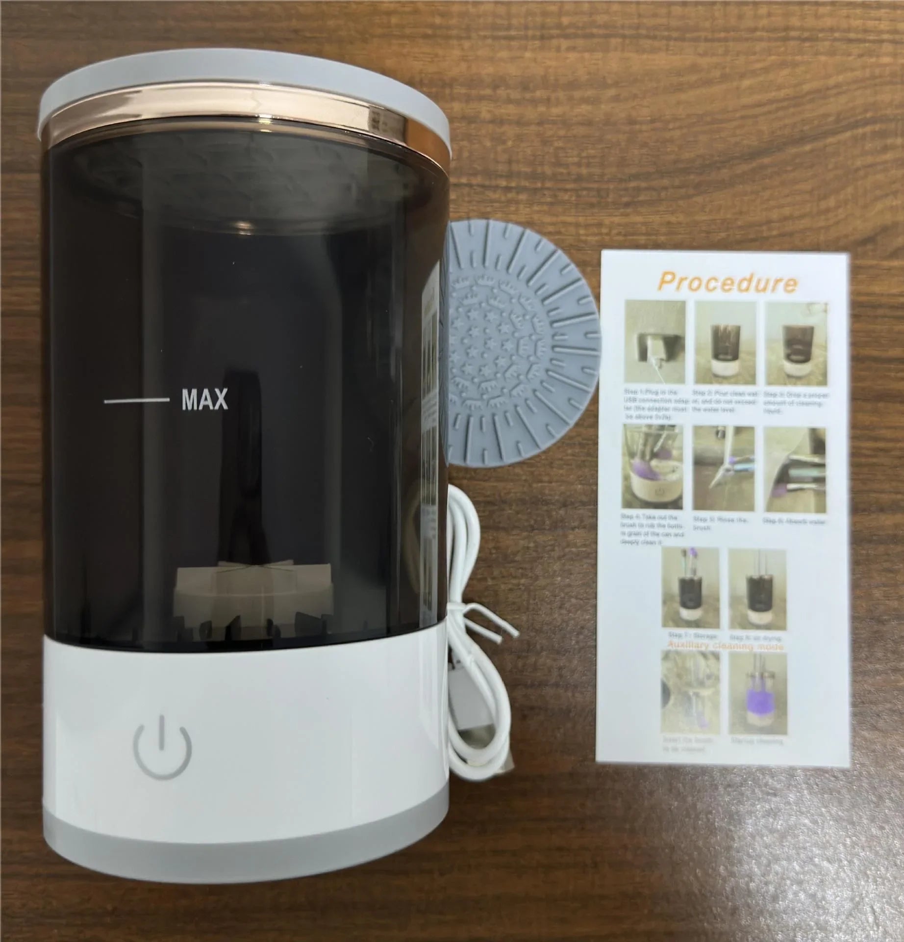 1PC Electric Makeup Brush Cleaner Rechargeable Makeup Brushes Cleaning Tool Automatic Makeup Brush Cleaning Stand Device - Artigo Importado