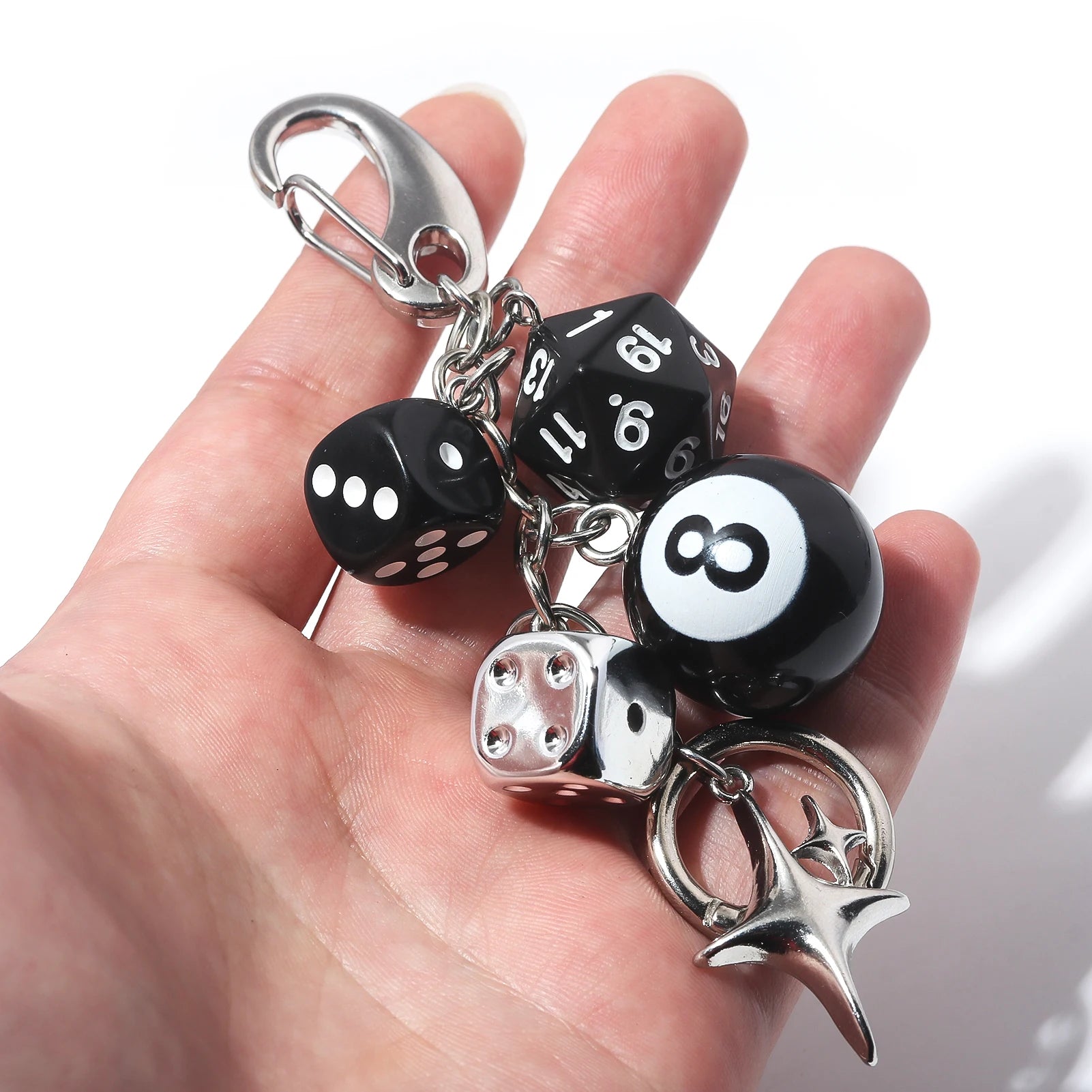 4PCS/lot Black Dice No. 8 Billiards Keychain Y2K Pink Lucky Dice Starburst Pendant Bag Charms Hangings Punk Ornament Accessories - Artigo Importado