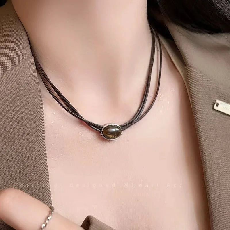 Vintage Leather Brown Stone Pendant Necklace Stacking Choker Temperament Clavicle Chain for Women Girl Autumn Winter Necklace - Artigo Importado
