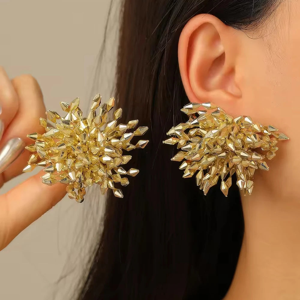 Statement Metal Flower Tassel Earrings Women Party Accessories 2025 Temperament Geometric Beaded Stud Earrings Christmas Jewelry - Artigo Importado